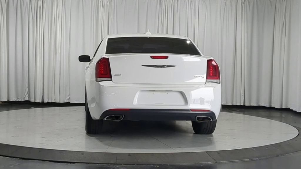 Used 2017 Chrysler 300 S AWD/4WD image 9