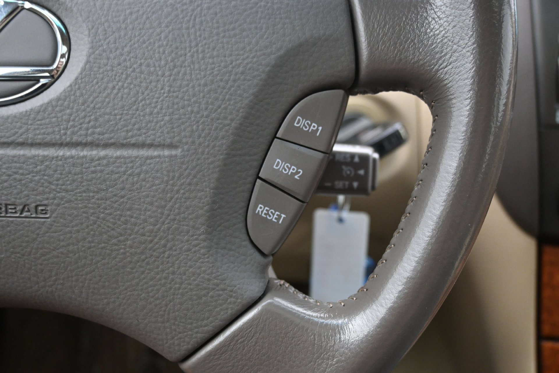 Used 2005 Lexus LS 430 RWD image 23