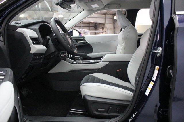 New 2026 Mitsubishi Outlander SE image 6
