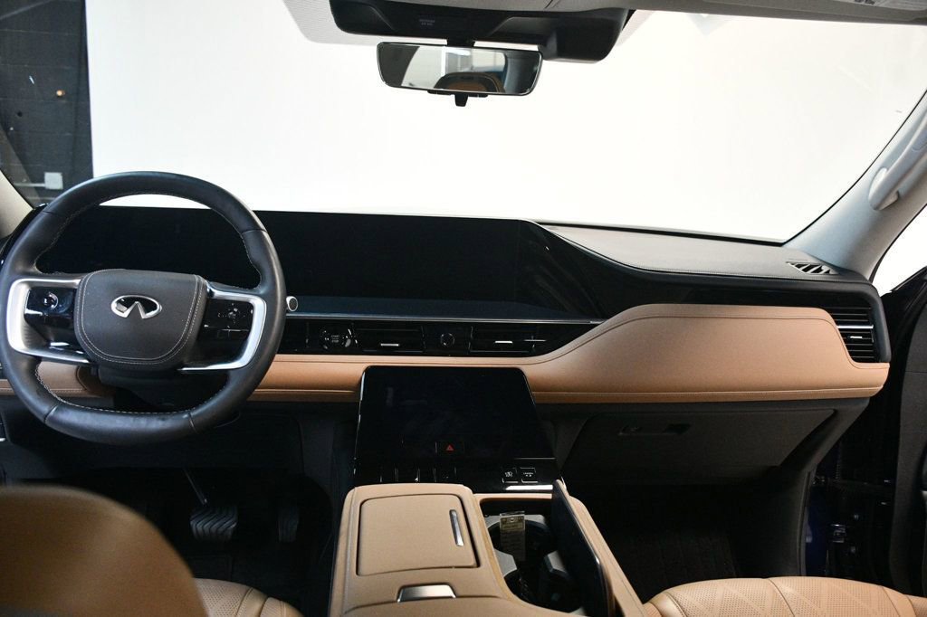 Used 2025 INFINITI QX80 Sensory image 5