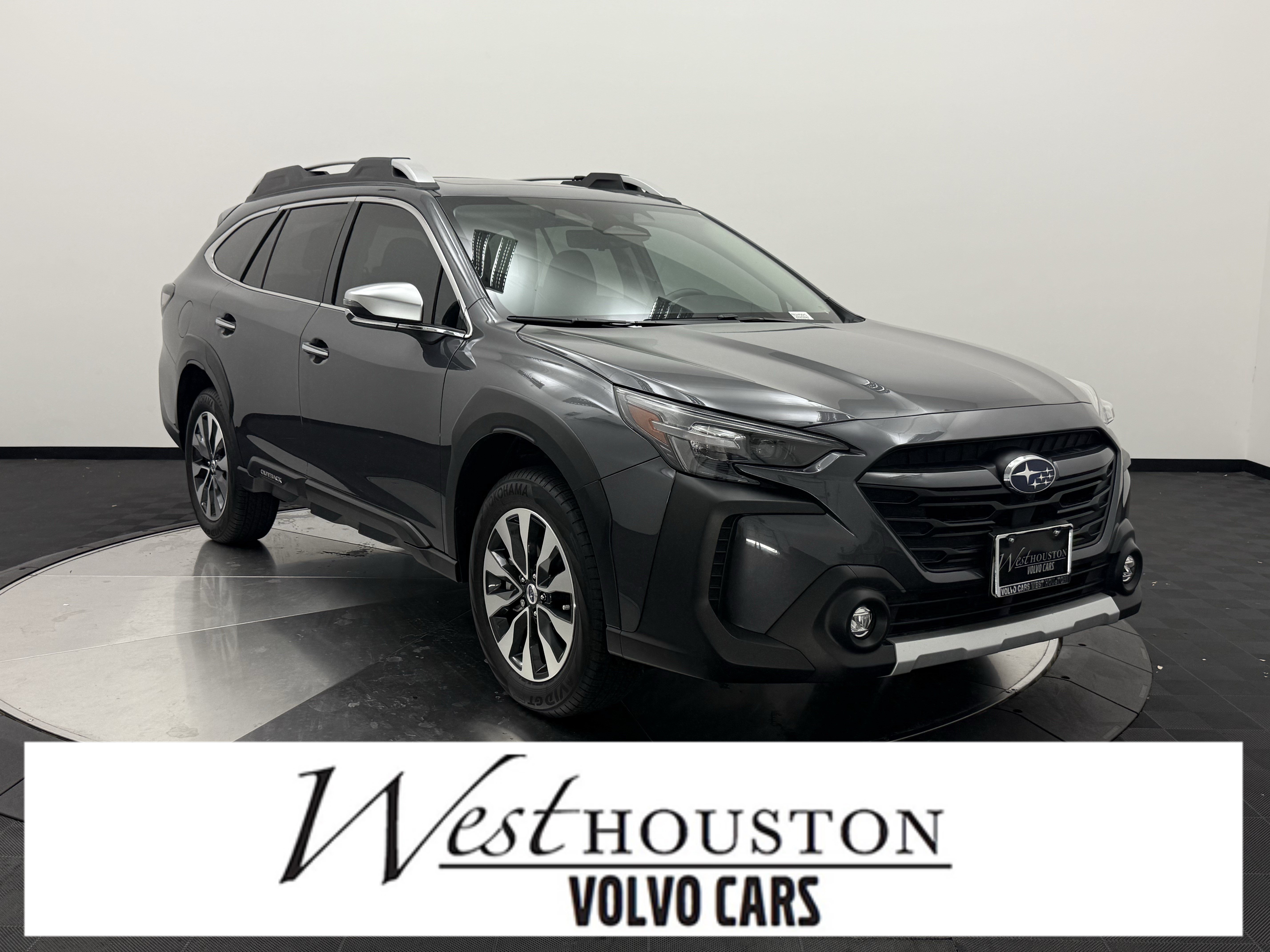 Used 2025 Subaru Outback Touring AWD/4WD image 1