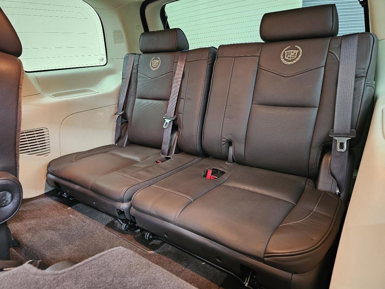 Used 2014 Cadillac Escalade Platinum AWD/4WD image 26