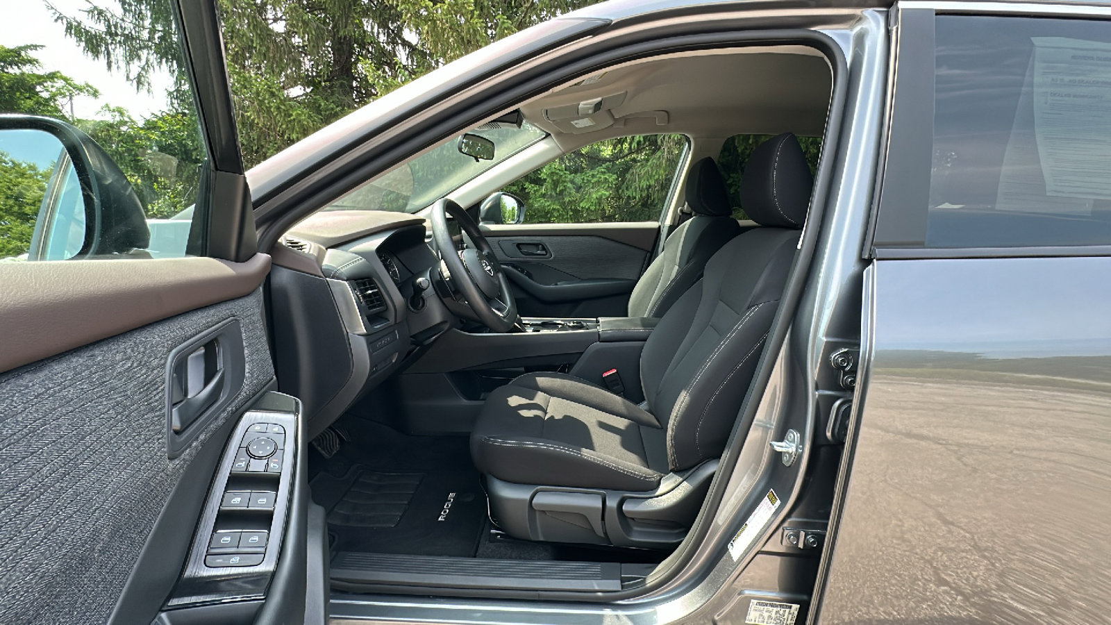 Certified 2023 Nissan Rogue S image 11