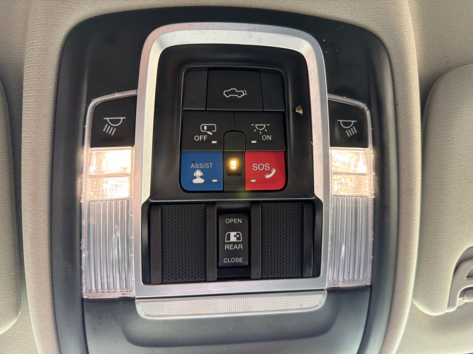 Used 2023 RAM 3500 Laramie AWD/4WD image 30