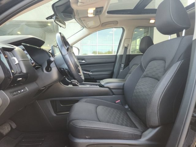 Used 2022 Nissan Pathfinder SV w/ SV Premium Package FWD image 26