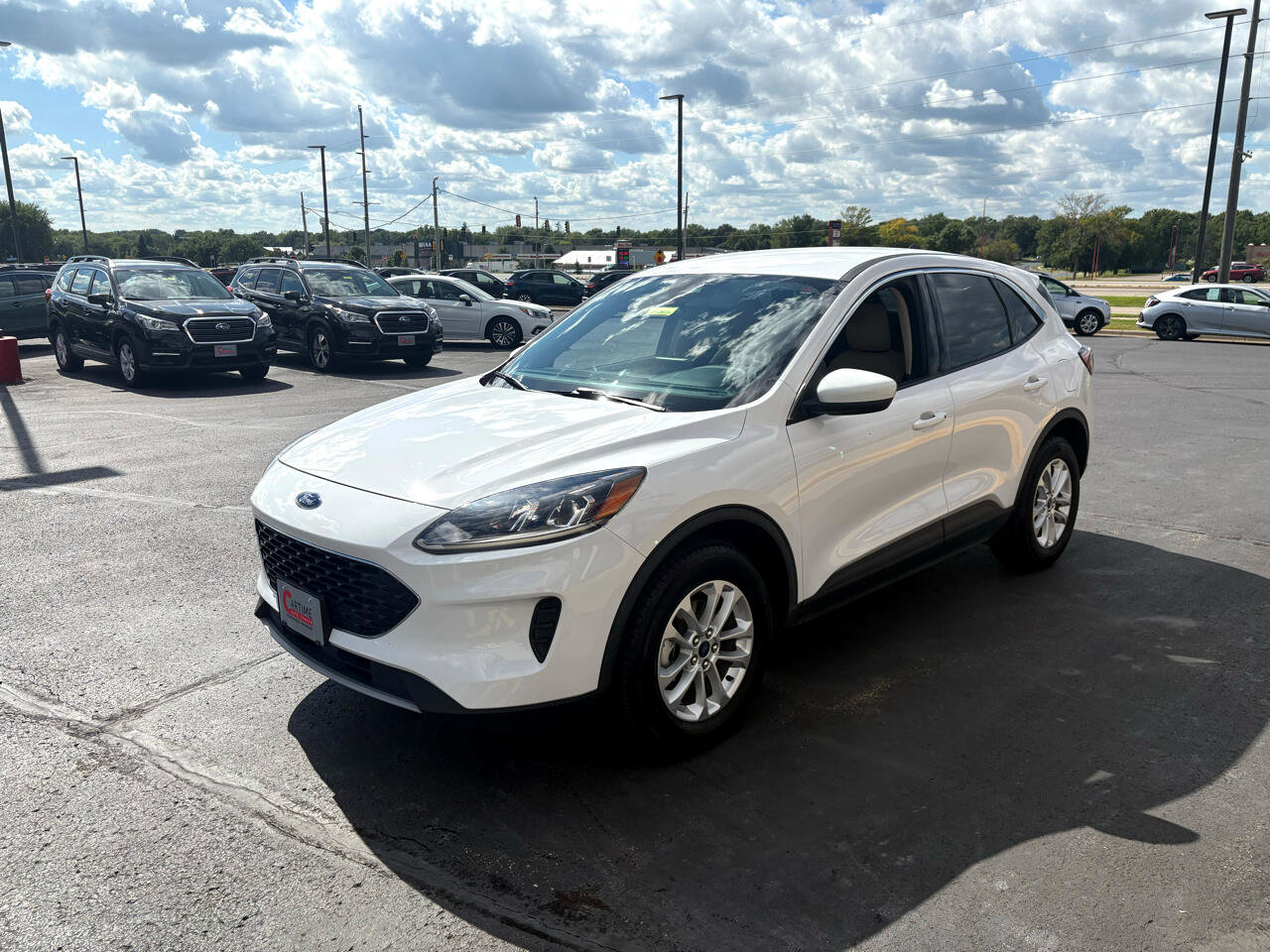 Used 2020 Ford Escape SE image 4