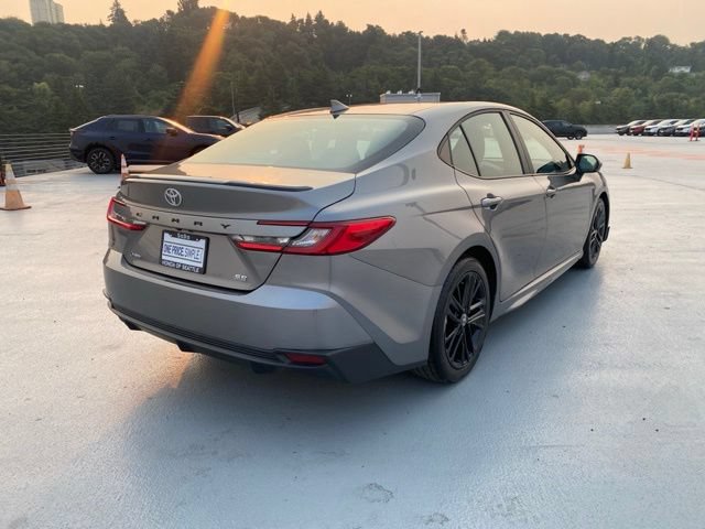 Used 2025 Toyota Camry SE FWD image 6