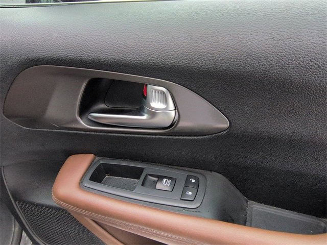 Used 2019 Chrysler Pacifica Limited w/ Tire & Wheel Group image 29