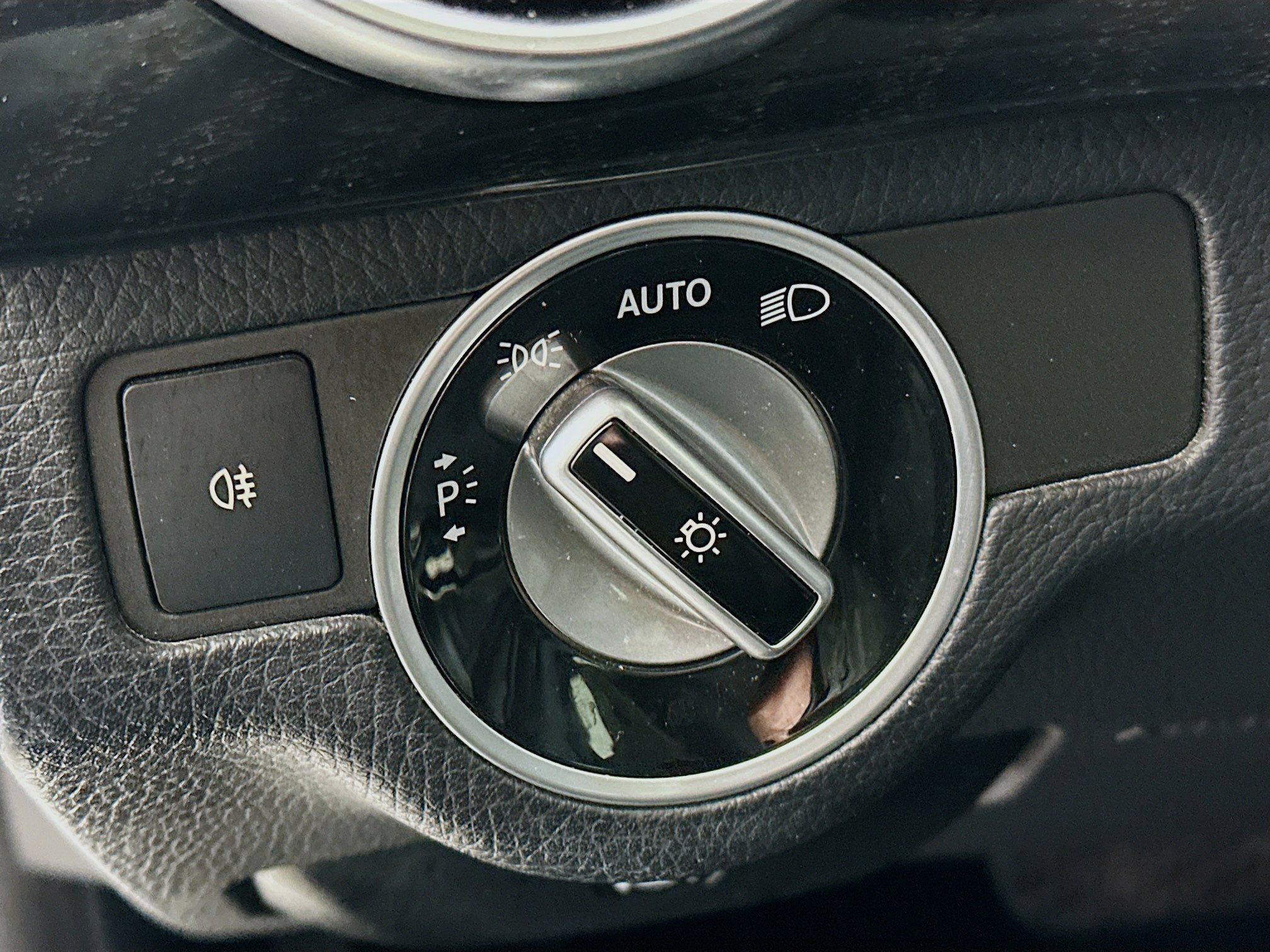 Used 2015 Mercedes-Benz GLK 250 BlueTEC 4MATIC image 16