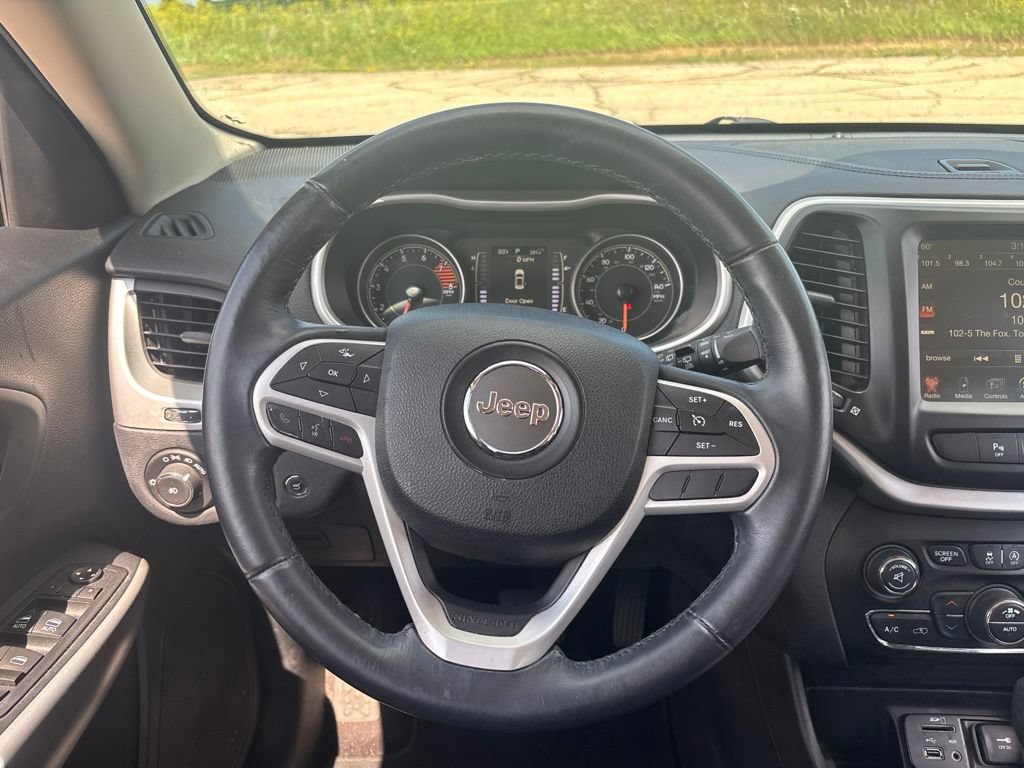 Used 2017 Jeep Cherokee Latitude w/ Comfort/Convenience Group FWD image 10