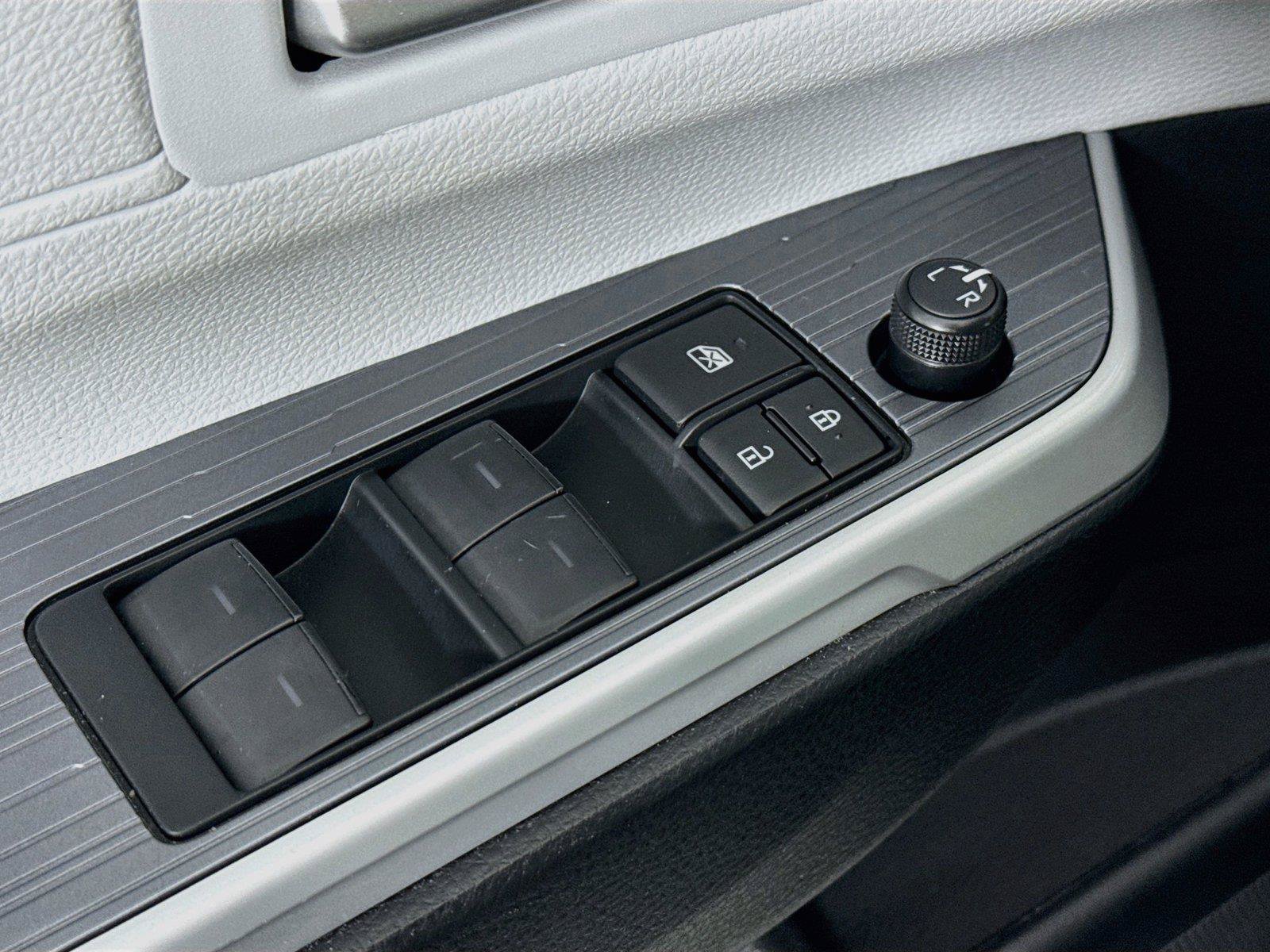 Certified 2026 Toyota Sienna XLE FWD image 29