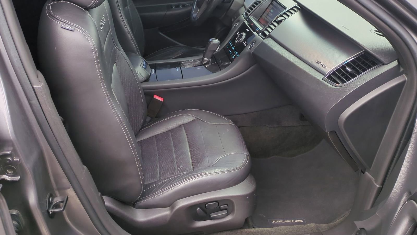 Used 2014 Ford Taurus SHO w/ Equipment Group 401A image 23