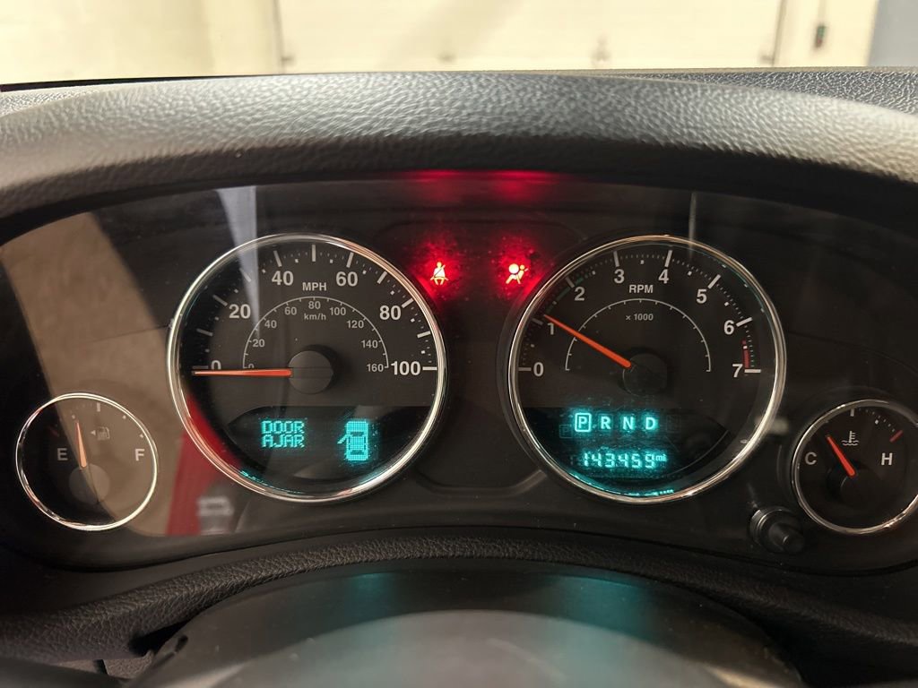 Used 2014 Jeep Wrangler Unlimited Sahara AWD/4WD image 15