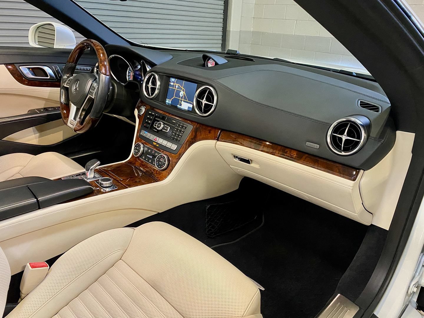 Used 2014 Mercedes-Benz SL 550 image 39
