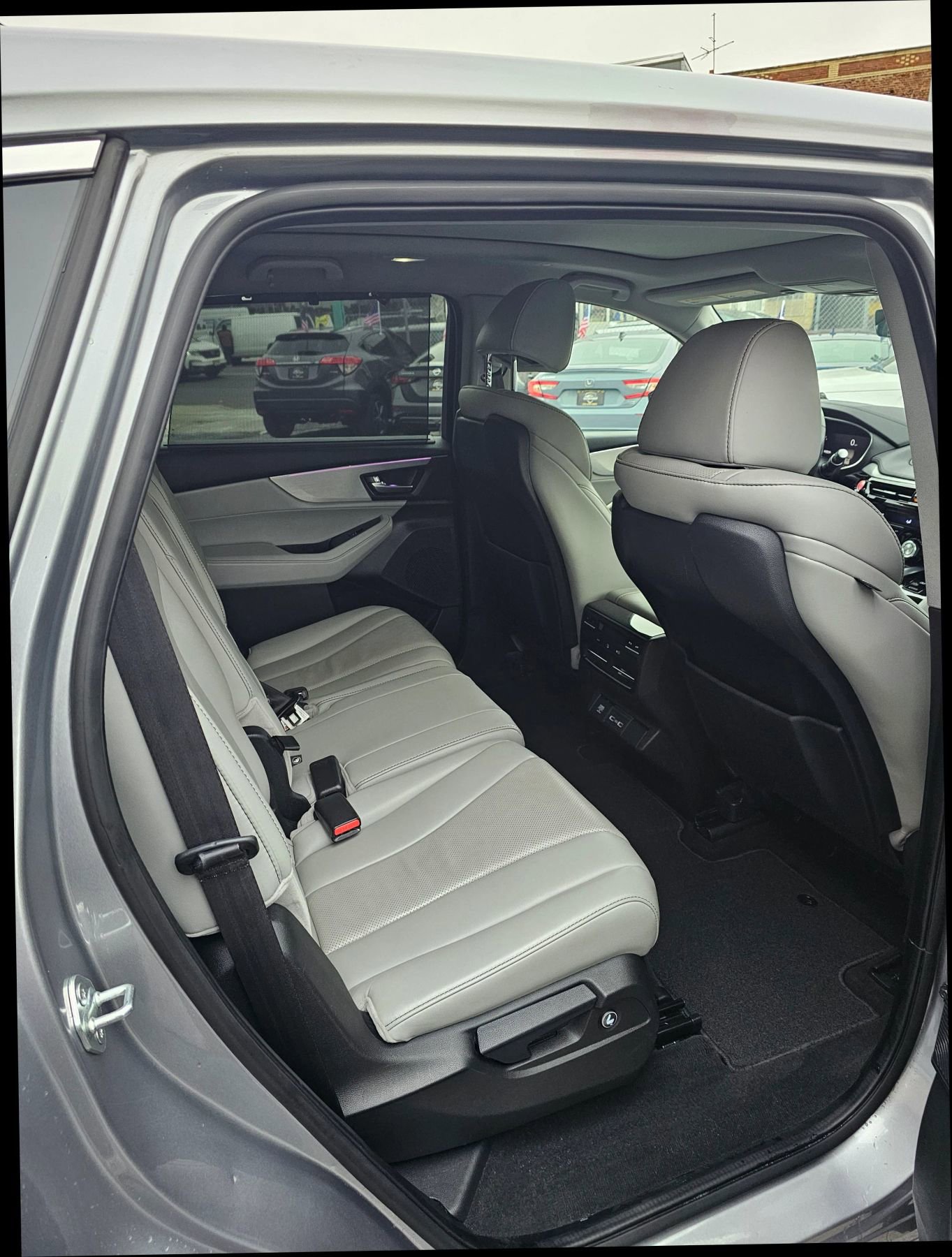 Used 2022 Acura MDX SH-AWD w/ Technology Package image 9