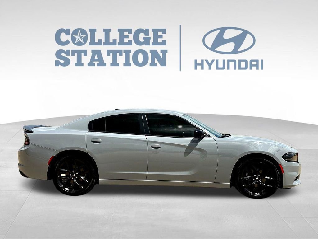 Used 2022 Dodge Charger SXT w/ Blacktop Package image 11