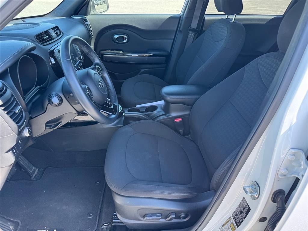 Used 2015 Kia Soul ! w/ Sun & Sound Package image 9