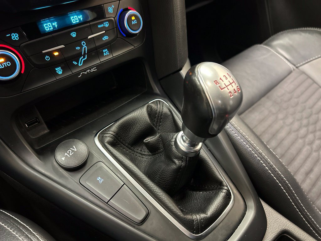 Used 2018 Ford Focus ST w/ Equipment Group 401A FWD image 25