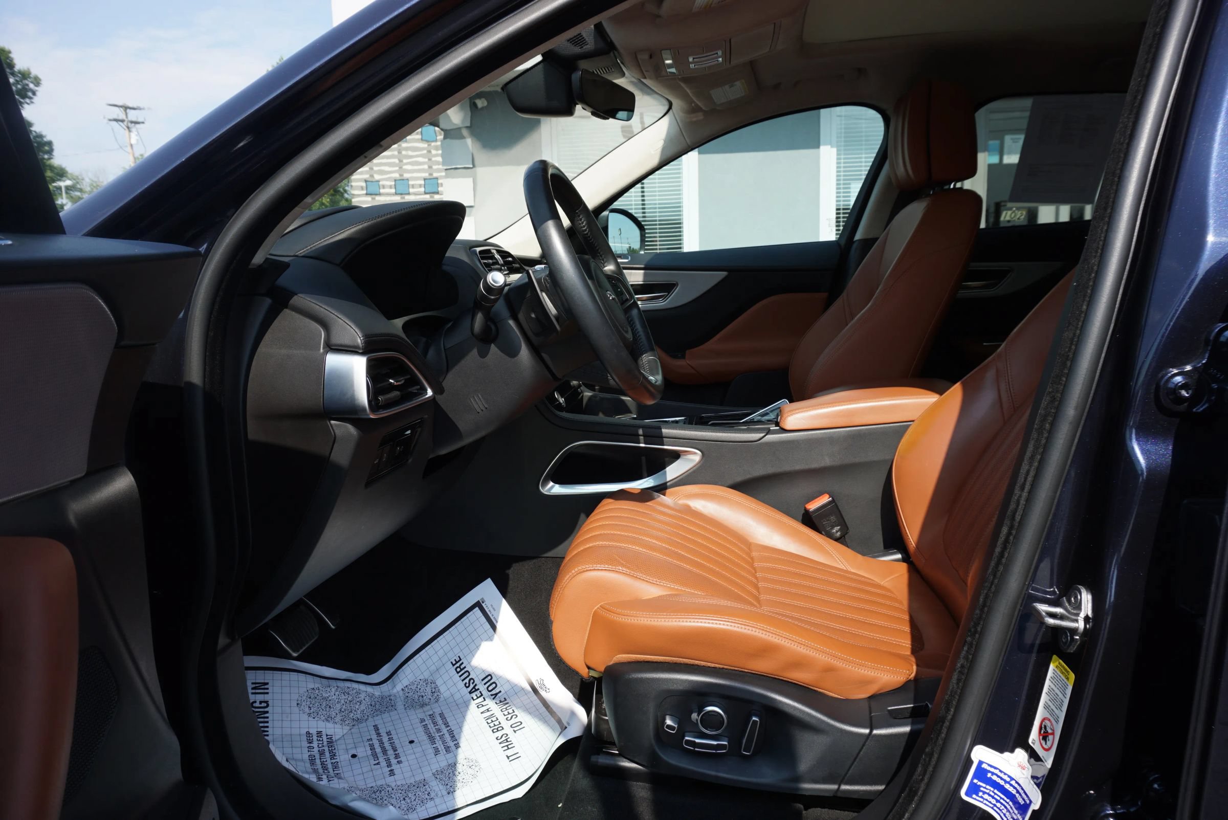 Used 2019 Jaguar F-PACE Portfolio AWD/4WD image 16