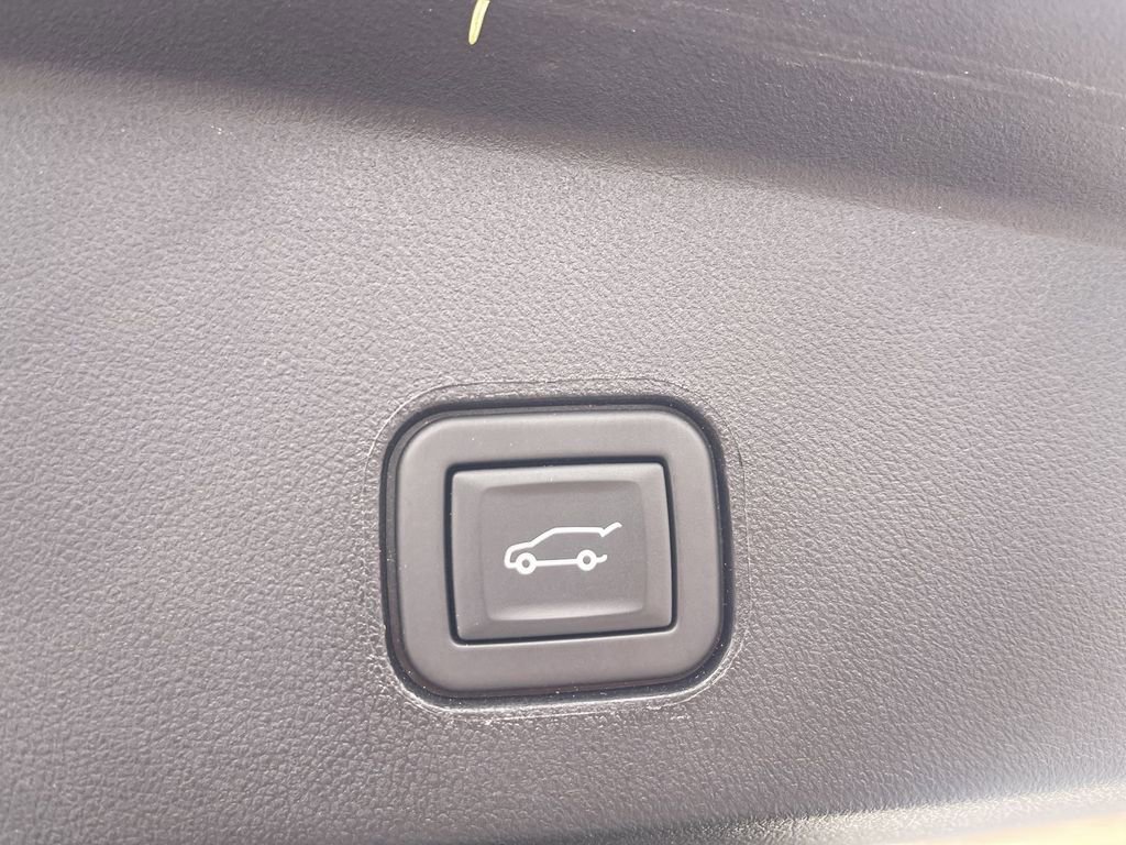 Certified 2024 Cadillac Lyriq Luxury image 16