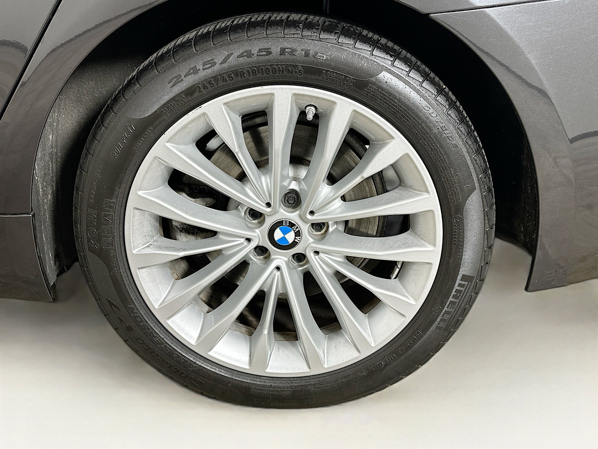 Used 2023 BMW 530i xDrive w/ Premium Package image 11