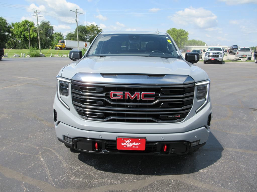 Used 2024 GMC Sierra 1500 AT4 w/ Technology Package AWD/4WD image 11