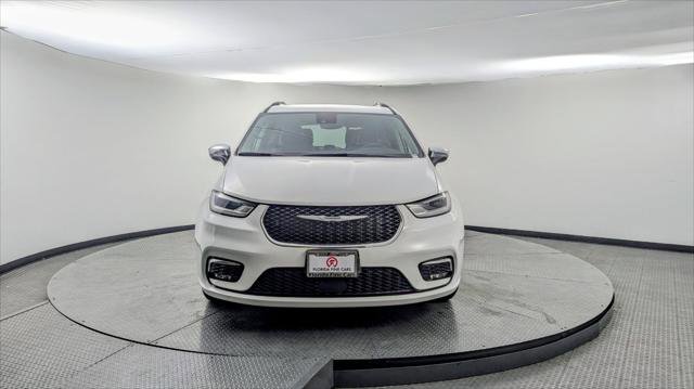 Used 2023 Chrysler Pacifica Limited FWD image 12
