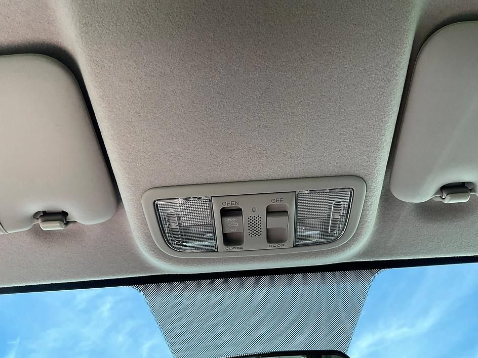 Used 2015 Honda Fit EX image 31