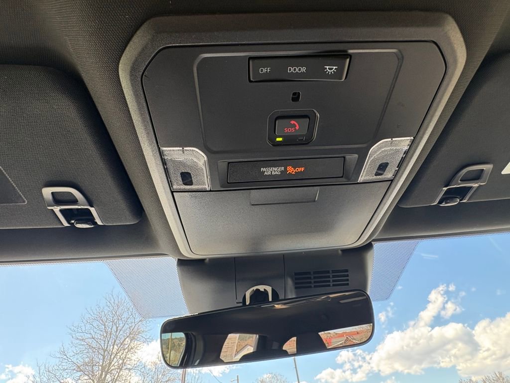 Used 2025 Toyota Tacoma TRD Sport image 32