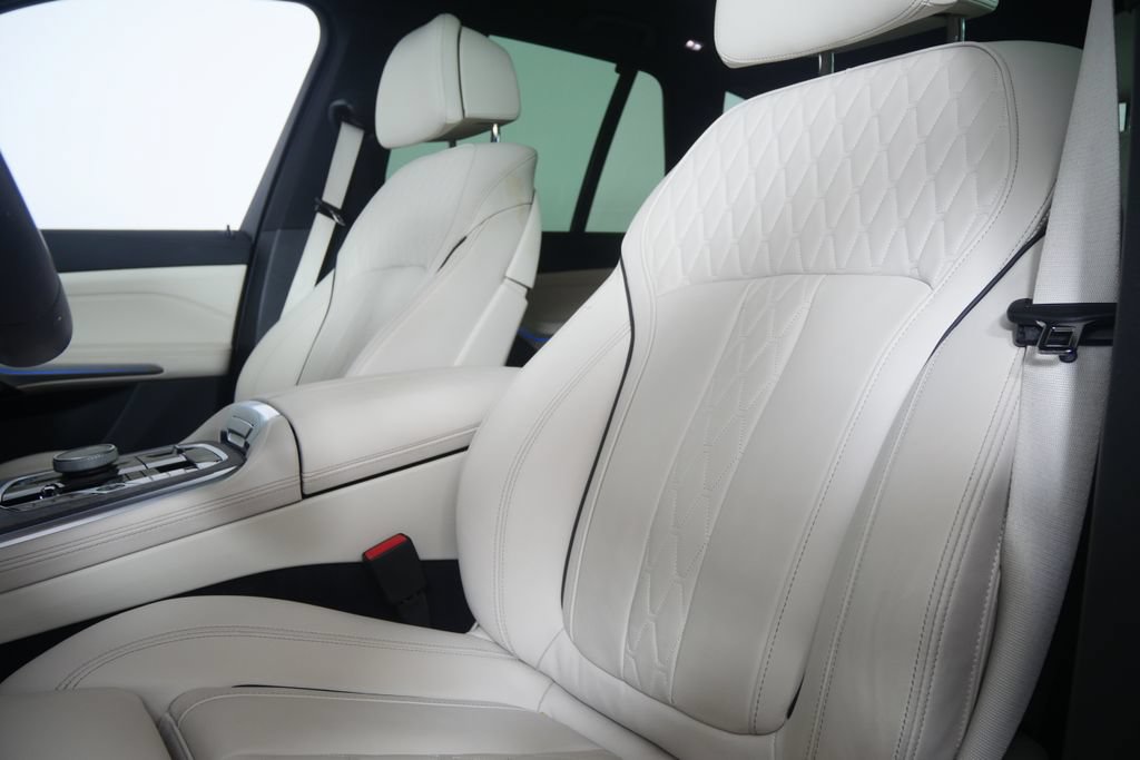 Used 2026 BMW X5 xDrive50e w/ Executive Package AWD/4WD image 10