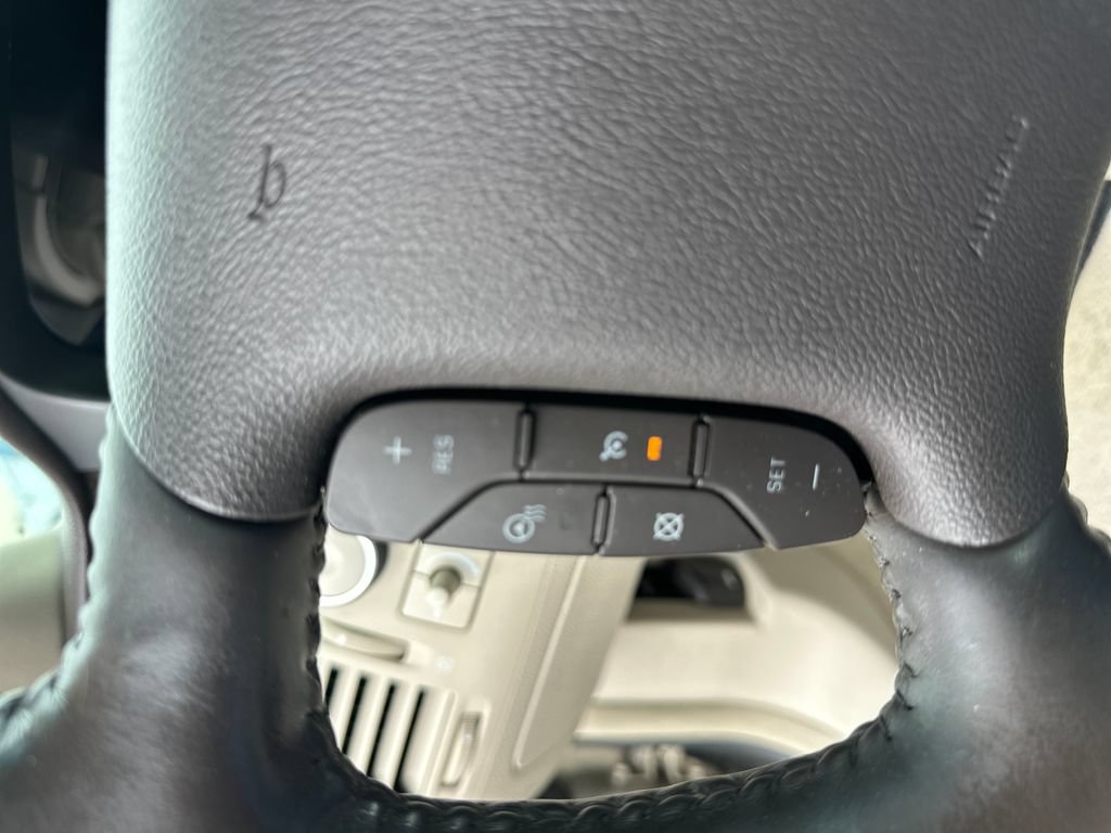 Used 2008 Cadillac DTS w/ Sun And Sound Package FWD image 32