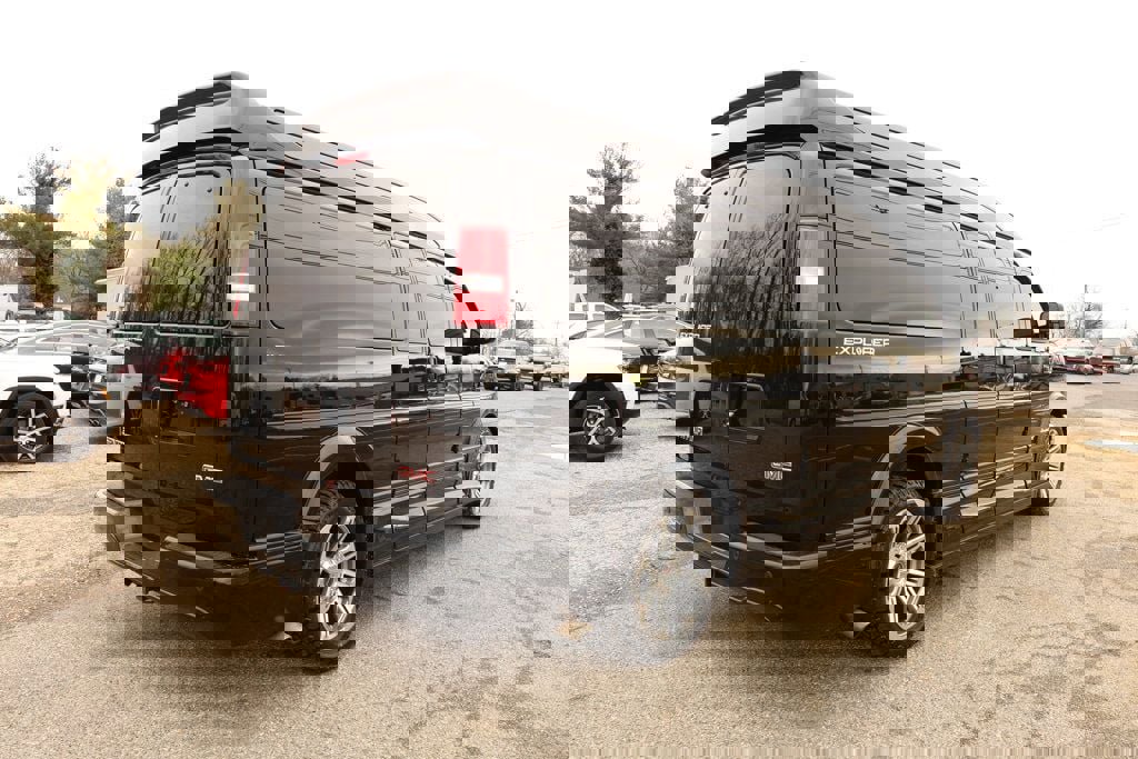 Used 2018 GMC Savana 2500 Extended w/ Enhanced Convenience Package image 5