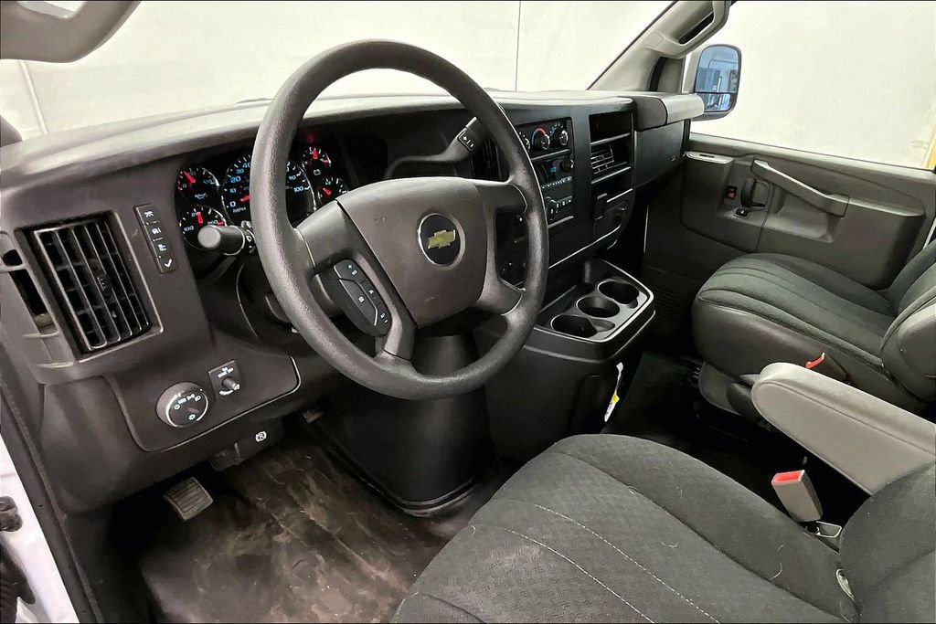 Used 2025 Chevrolet Express 2500 w/ Driver Convenience Package RWD image 14