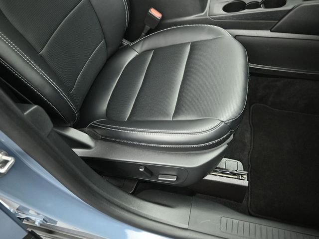 Certified 2025 Ford Escape Platinum AWD/4WD image 31