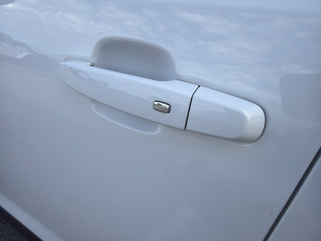 Used 2023 GMC Acadia SLE w/ Driver Convenience Package FWD image 12