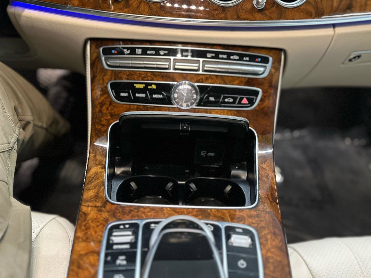 Used 2019 Mercedes-Benz E 300 4MATIC w/ Premium 1 Package image 31