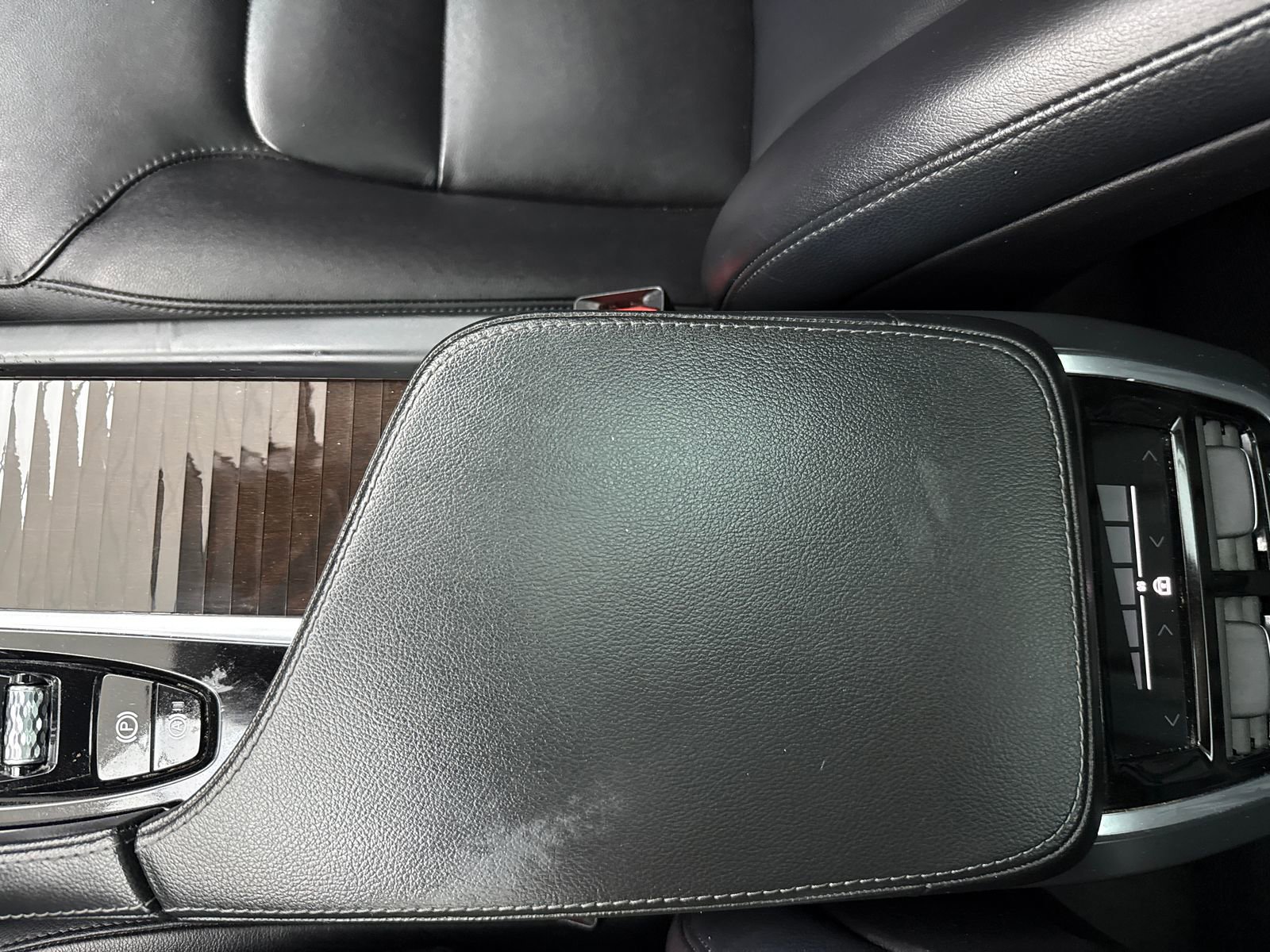 Used 2019 Volvo XC90 T5 Momentum w/ Protection Package Premier FWD image 31