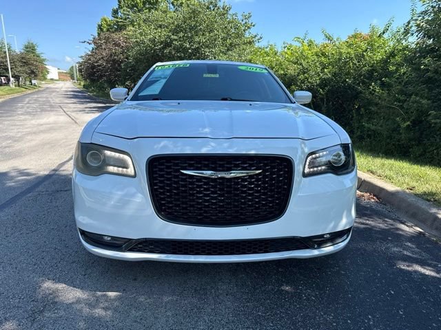Used 2019 Chrysler 300 S RWD image 2