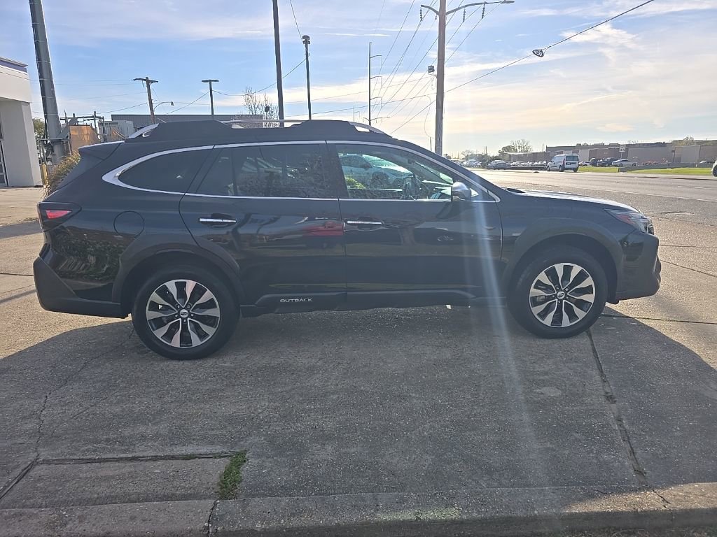 Used 2023 Subaru Outback Touring image 3