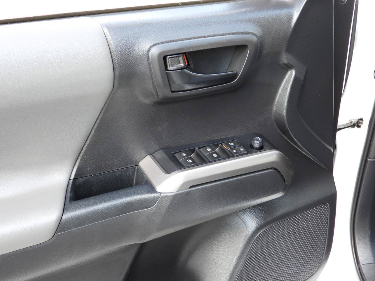 Used 2022 Toyota Tacoma SR5 w/ Technology Package RWD image 49