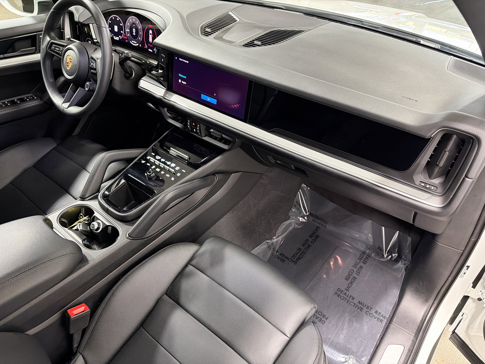 Used 2025 Porsche Cayenne image 15