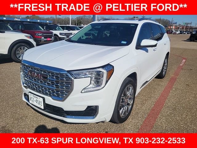 Used 2024 GMC Terrain Denali w/ Denali Premium Package image 3