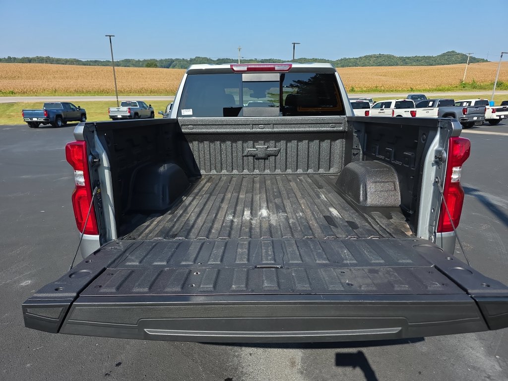 Used 2026 Chevrolet Silverado 1500 LT Trail Boss w/ LT Trail Boss Premium Package AWD/4WD image 9
