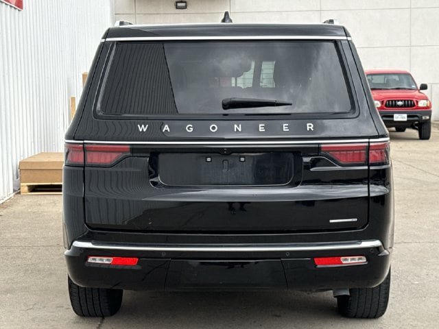 Used 2024 Jeep Wagoneer Series II w/ Flexible Seating Group RWD image 5