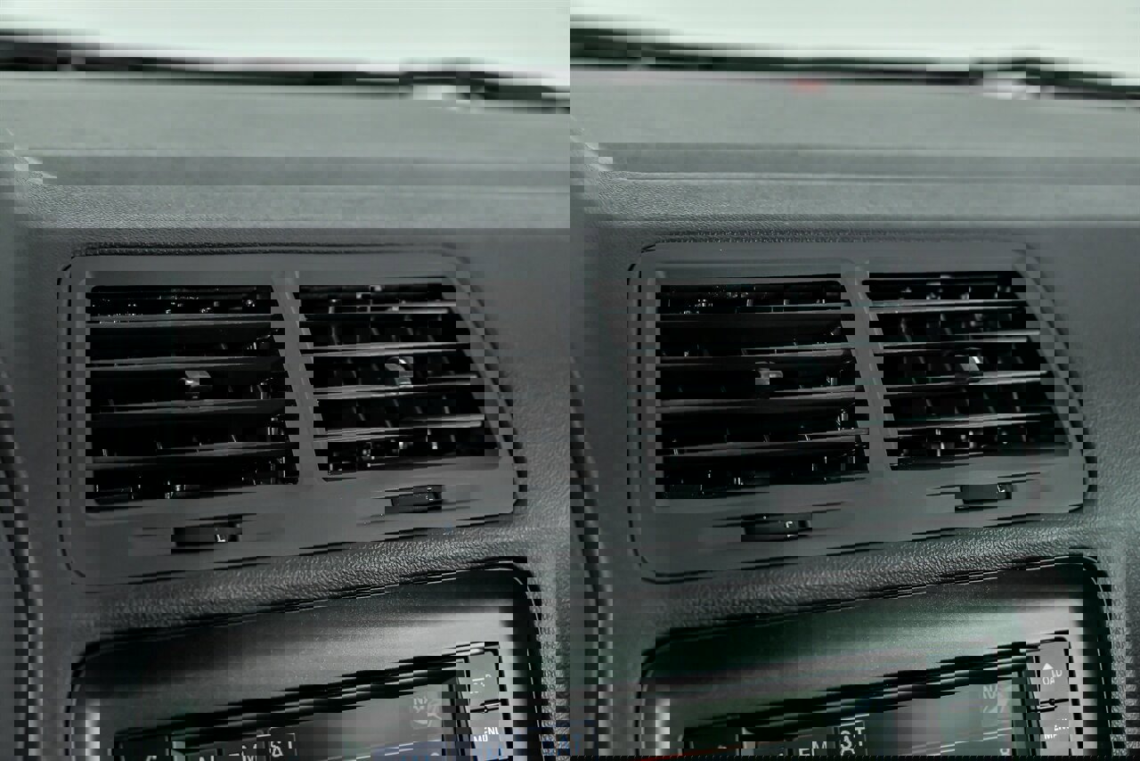 Used 2014 Dodge Challenger R/T image 29