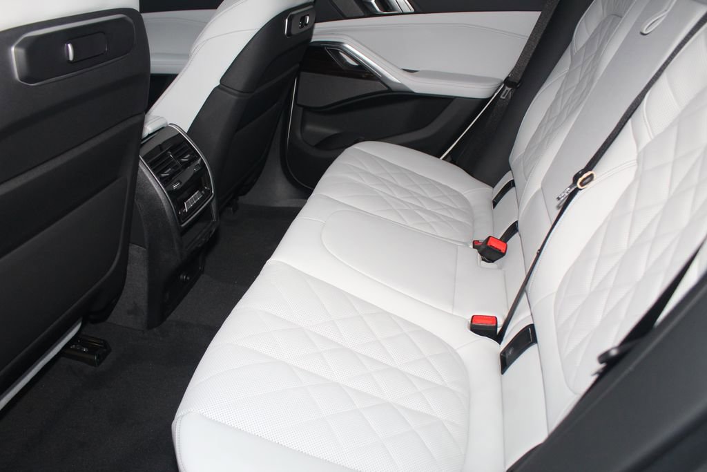 New 2026 BMW X6 xDrive40i w/ Climate Comfort Package AWD/4WD image 22