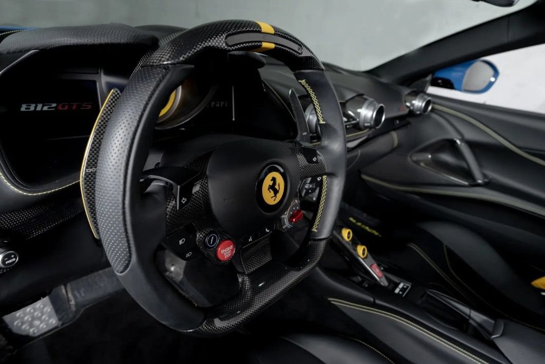 Used 2022 Ferrari 812 GTS RWD image 5