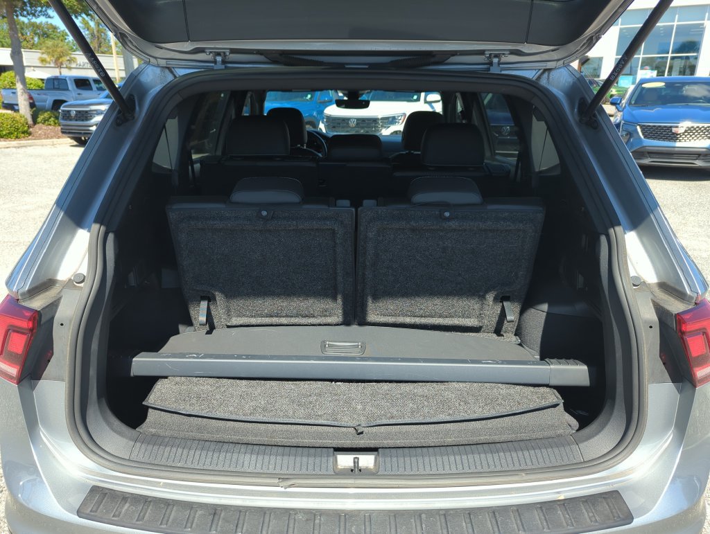 Used 2023 Volkswagen Tiguan SE R-Line FWD image 19