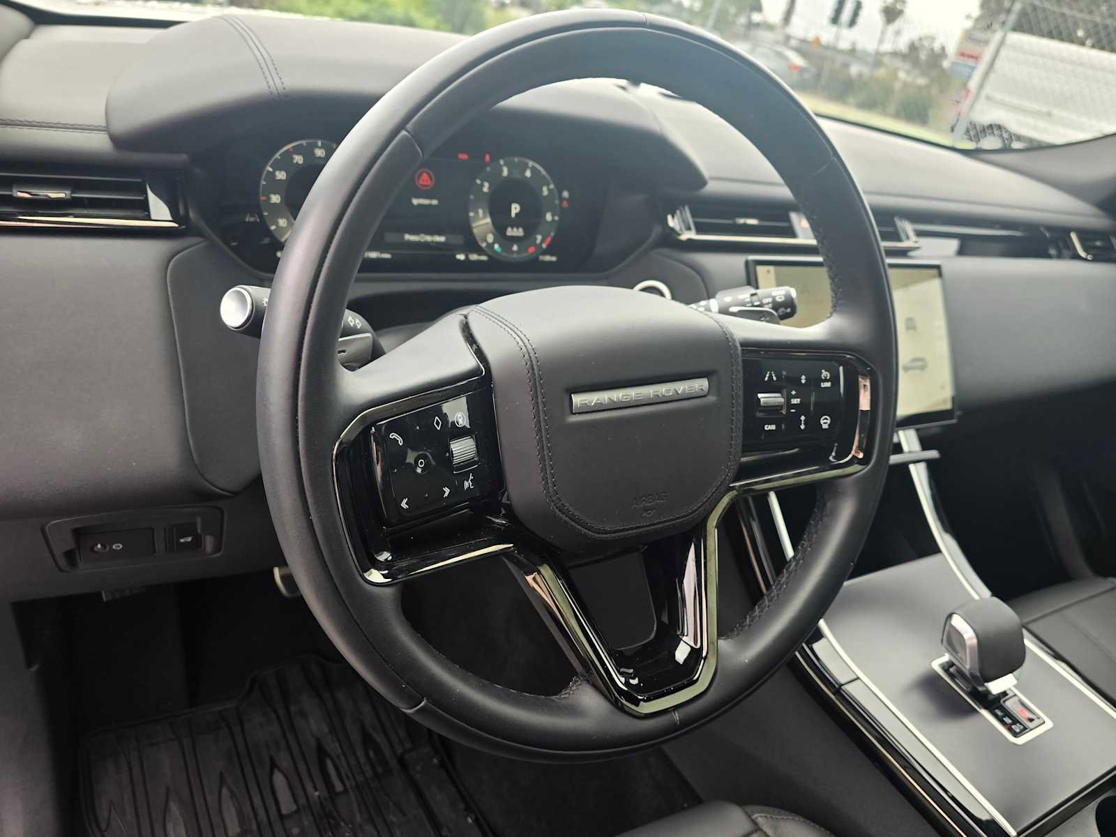 Used 2026 Land Rover Range Rover Velar Dynamic SE AWD/4WD image 27