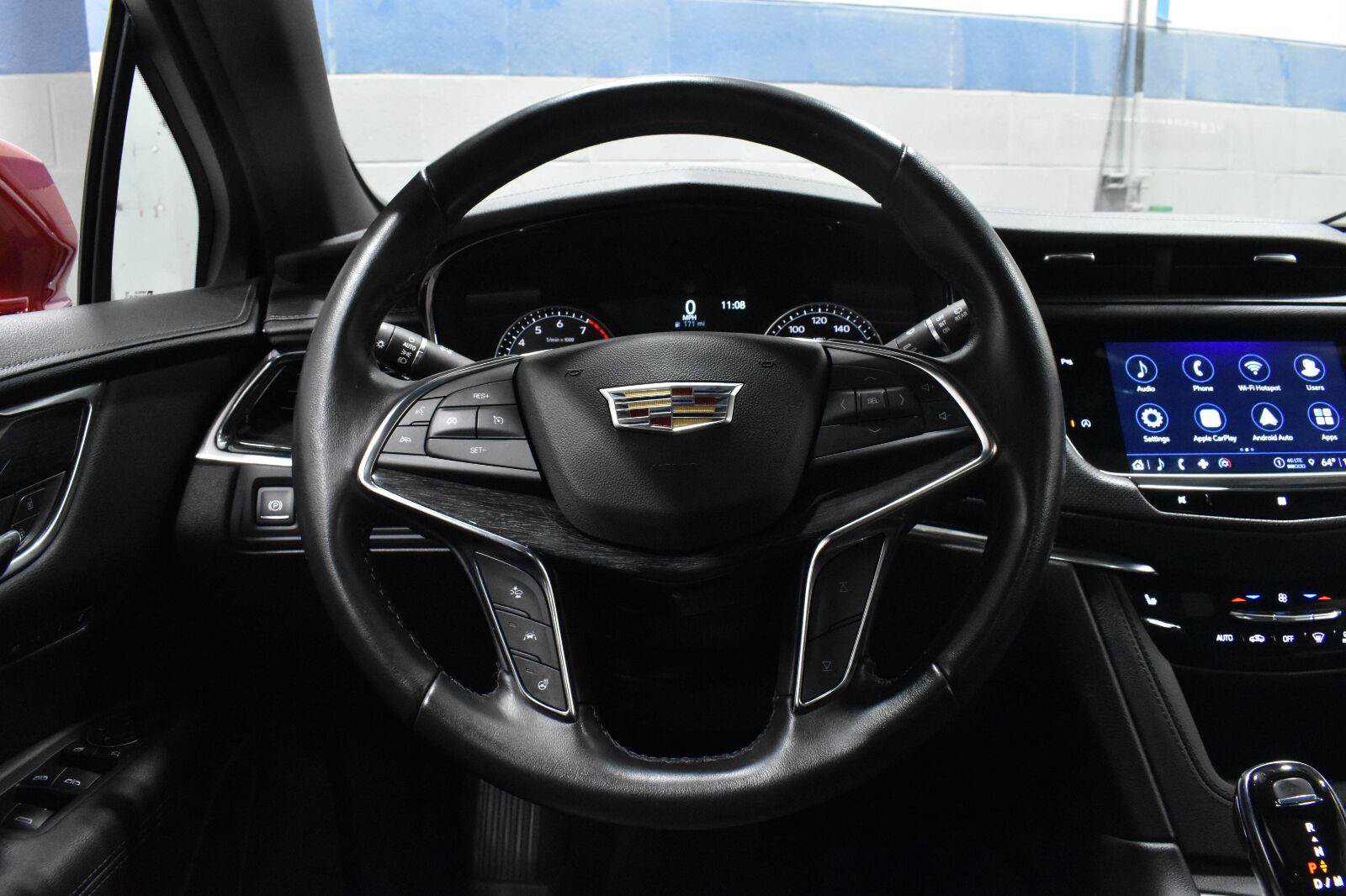 Used 2021 Cadillac XT5 Premium Luxury w/ LPO, Floor Liner Package FWD image 6